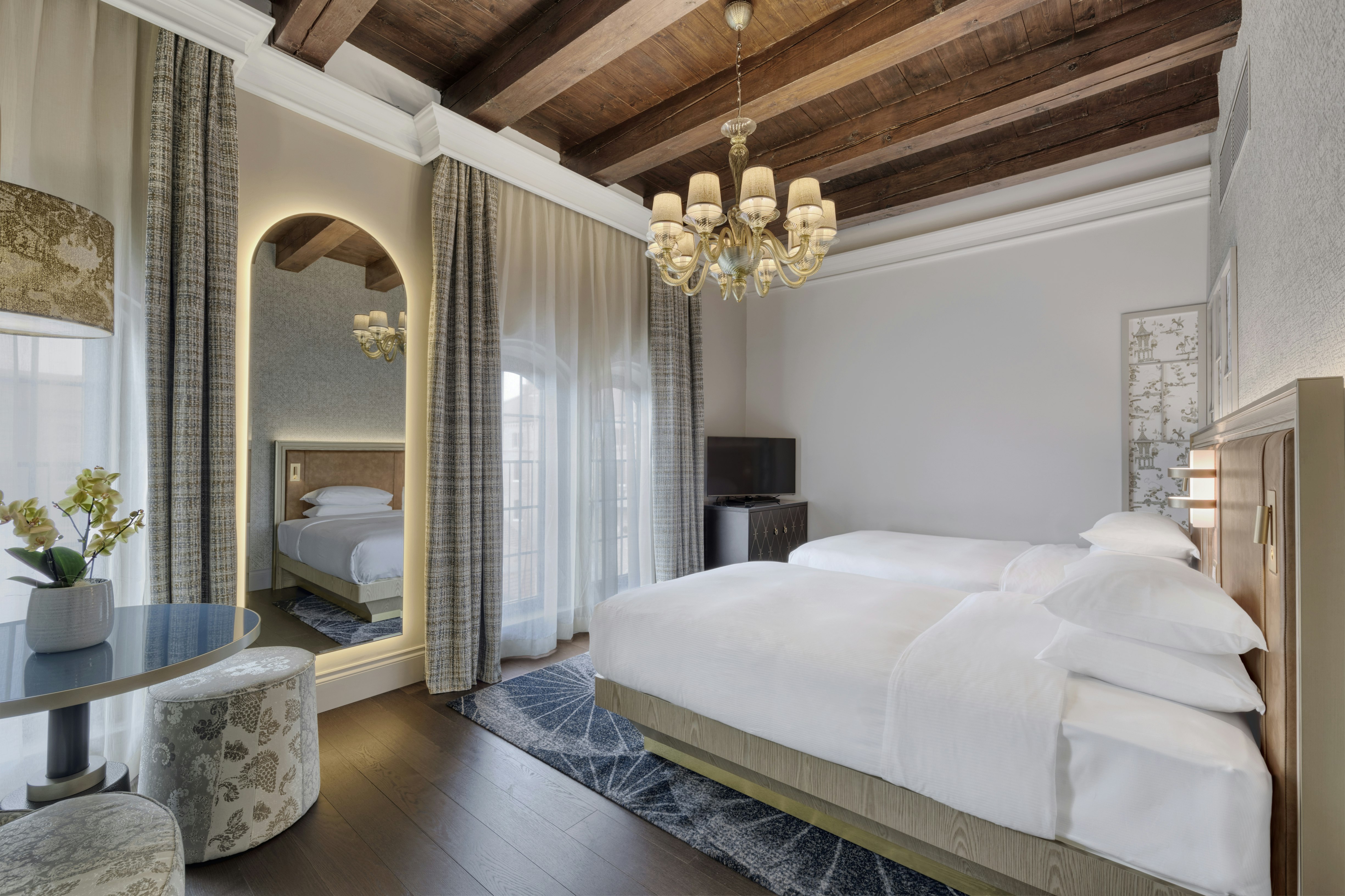 Molino, Superior, Twin Beds