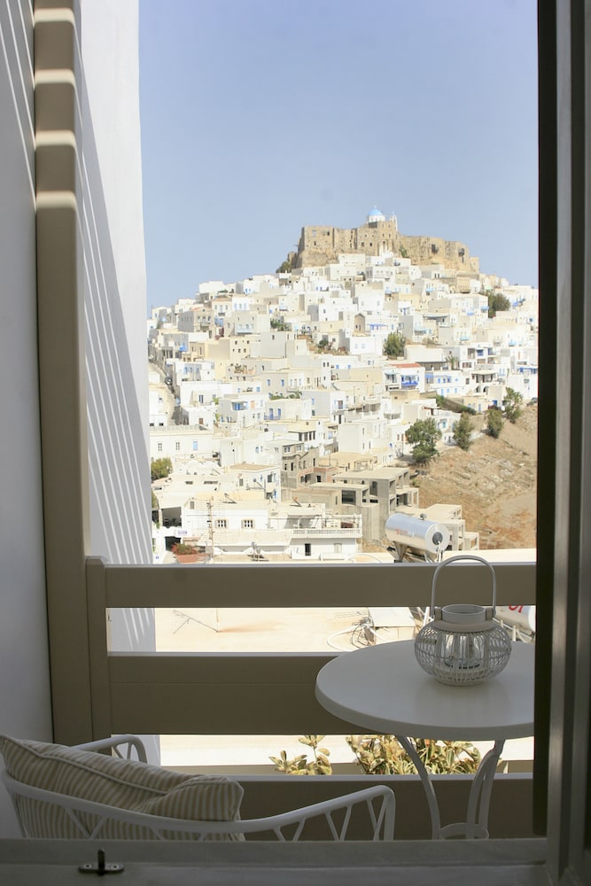 Anatoli Luxury Studios & Suites 37/50