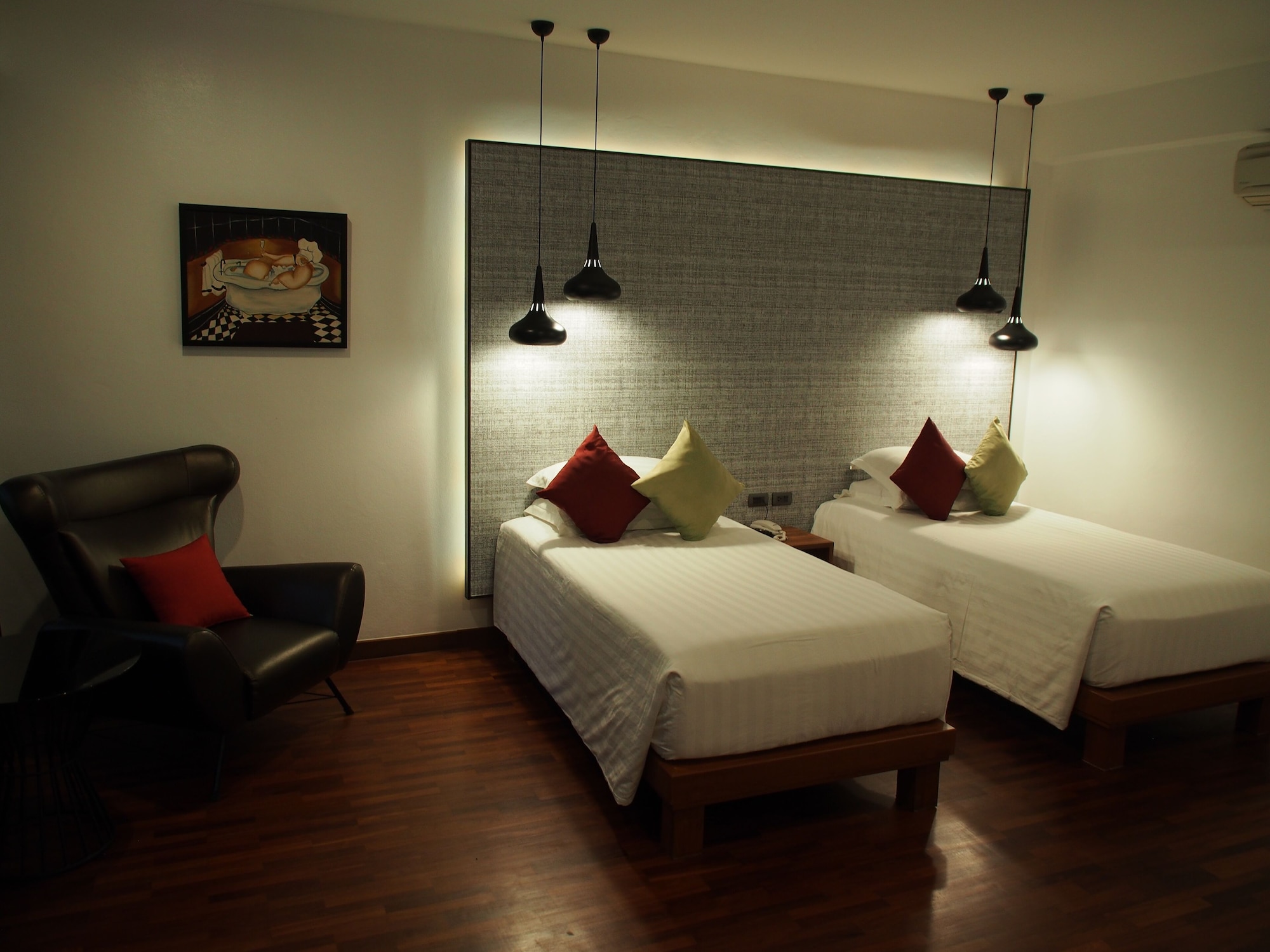 Bungalow, Twin Beds, Side Pool View, Pool Access