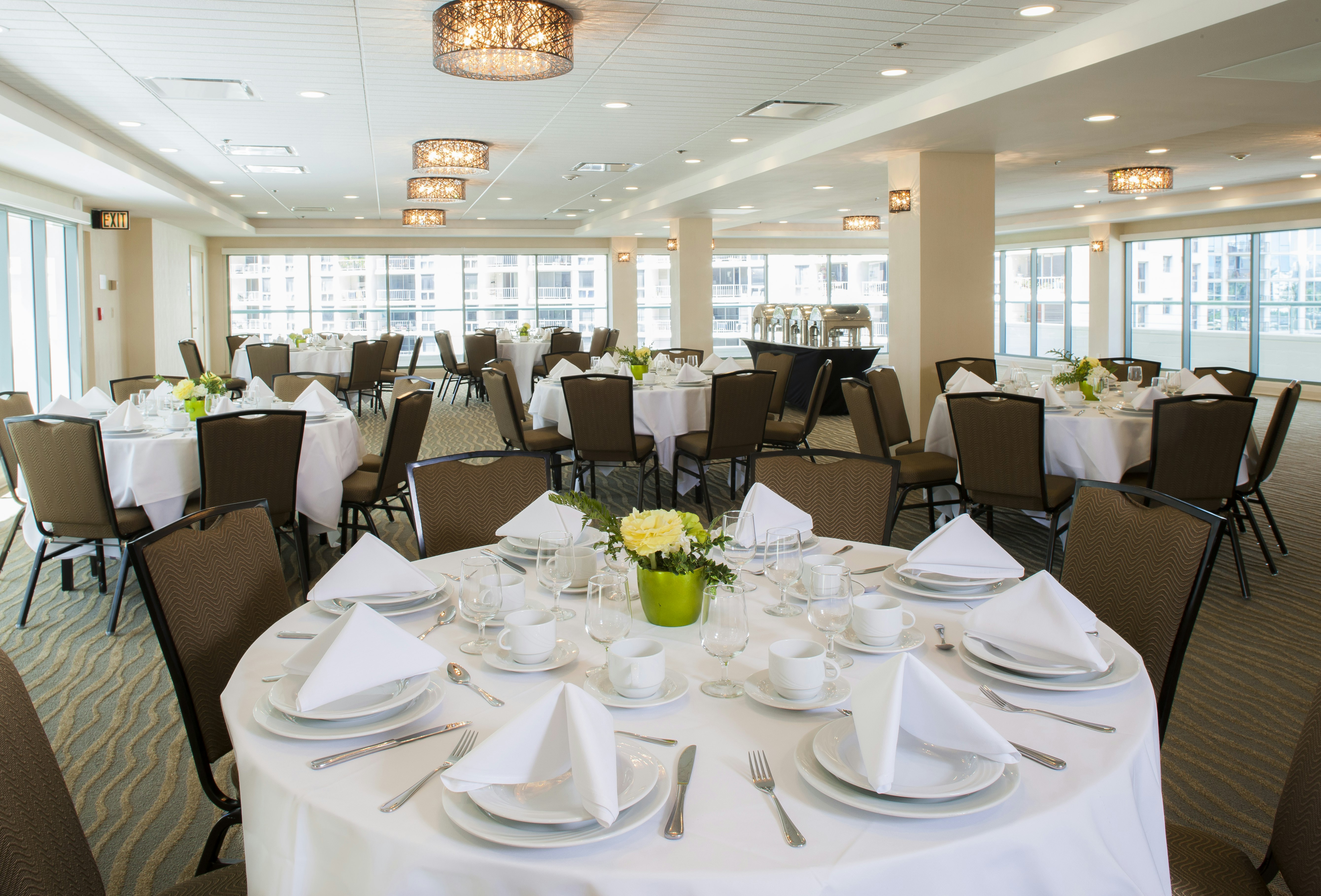 Doubletree By Hilton Alana Waikiki Beach Hotel 44/73