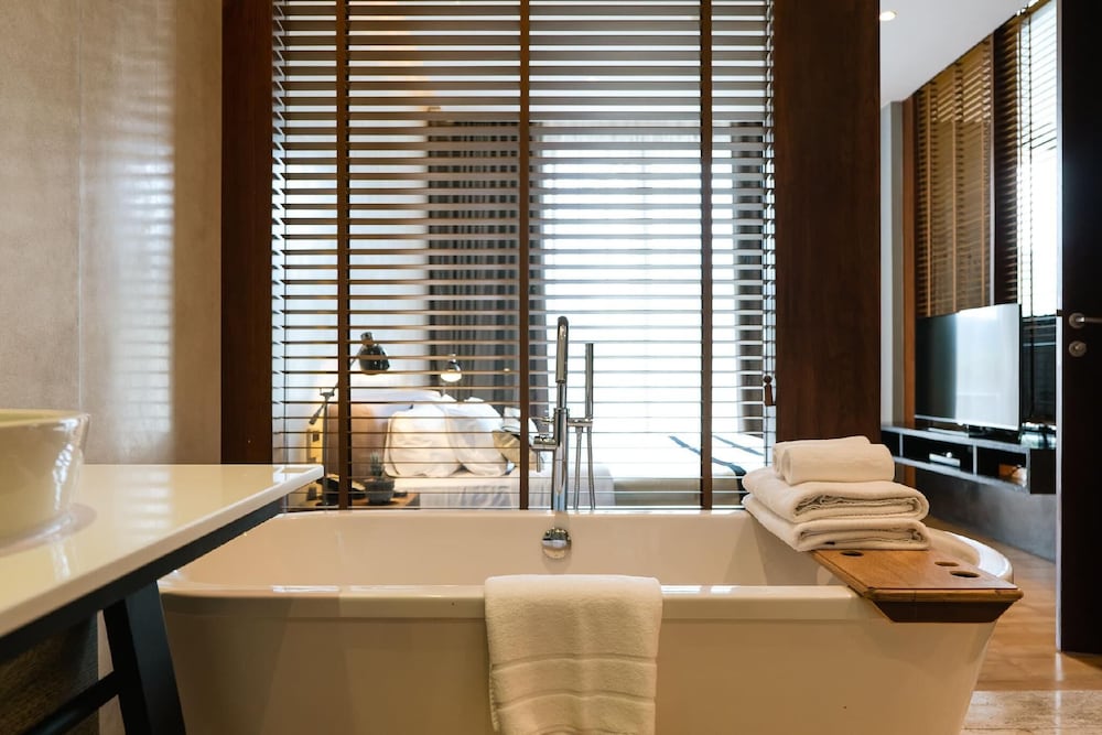 2 Bedrooms, Delight, Double and Twin Beds، Atta Lakeside Resort Suite 6/8