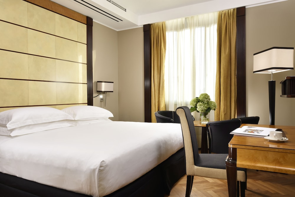DELUXE, DOUBLE BED, CITY VIEW