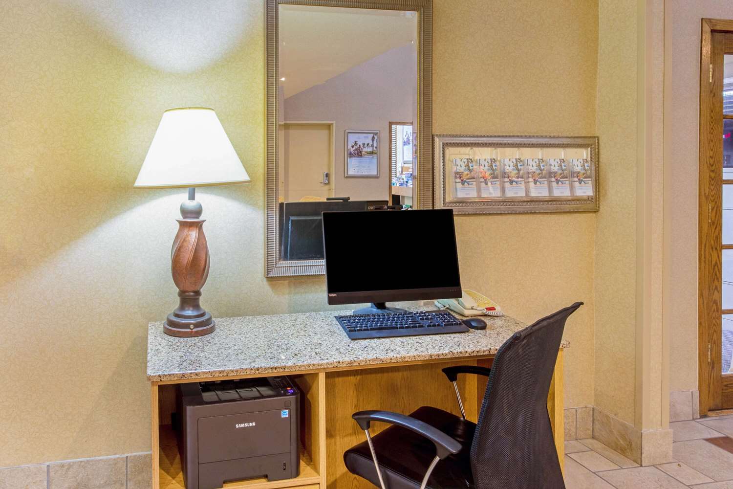 La Quinta Inn & Suites by Wyndham Appleton College Avenue 41/49