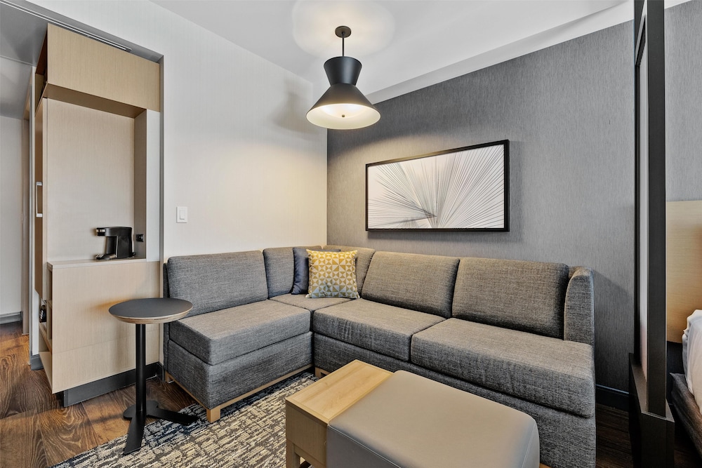 Hyatt Place Rapid City / Downtown 16/36