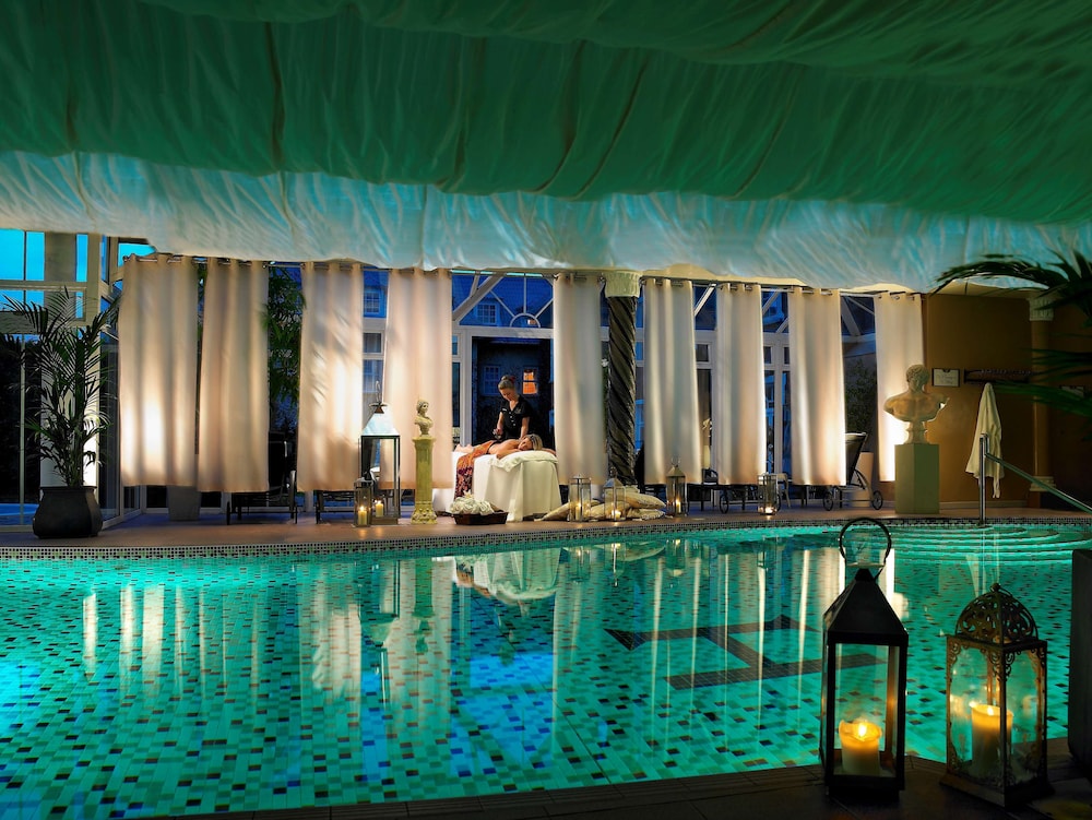 Hayfield Manor Hotel 3/63