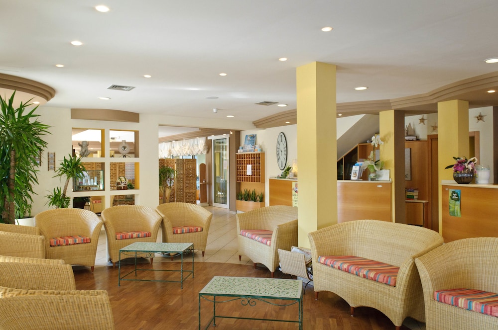 Family Hotel Pinetina Mare 23/50