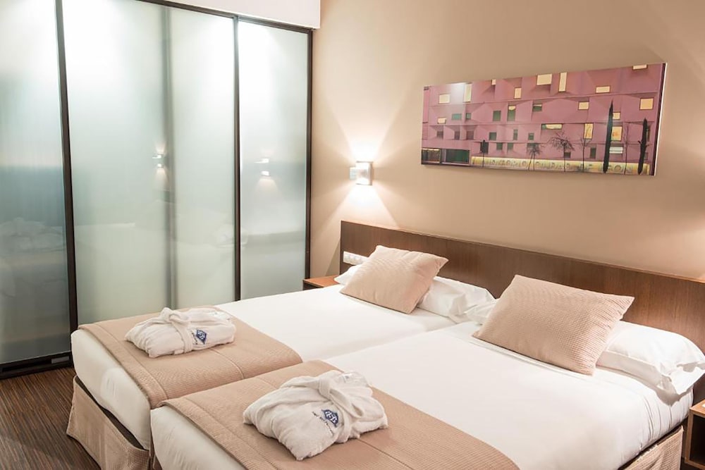 ROOM, DOUBLE BED, ACCESSIBLE