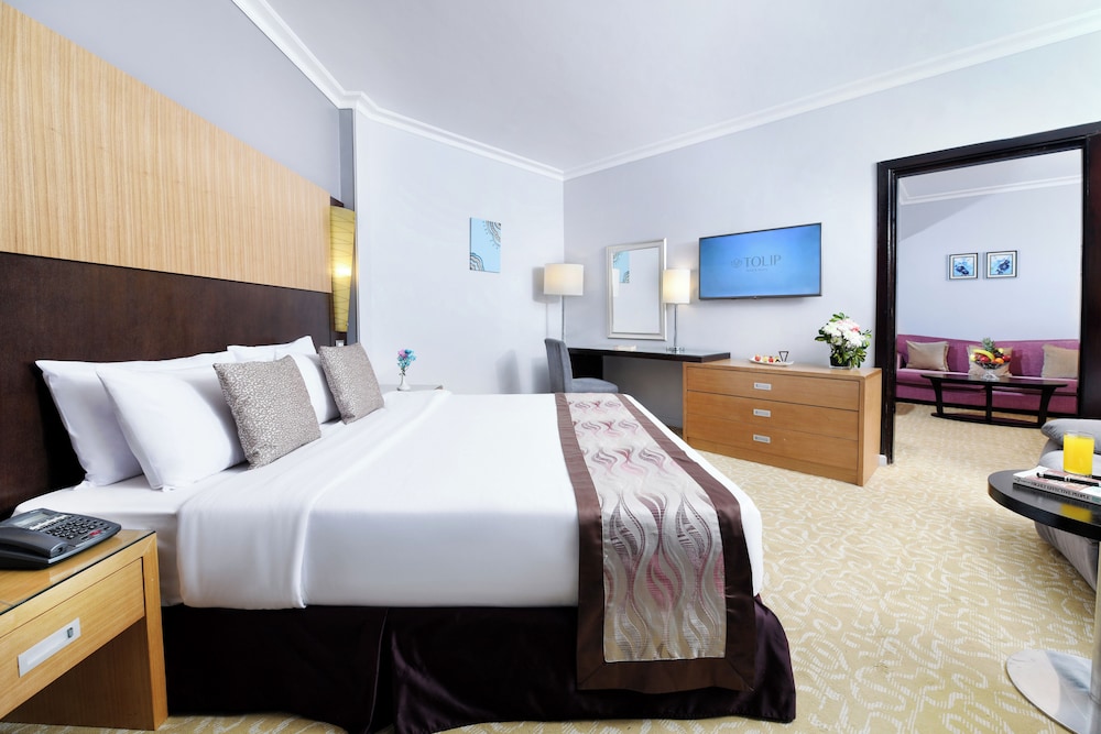 EXECUTIVE, SUITE