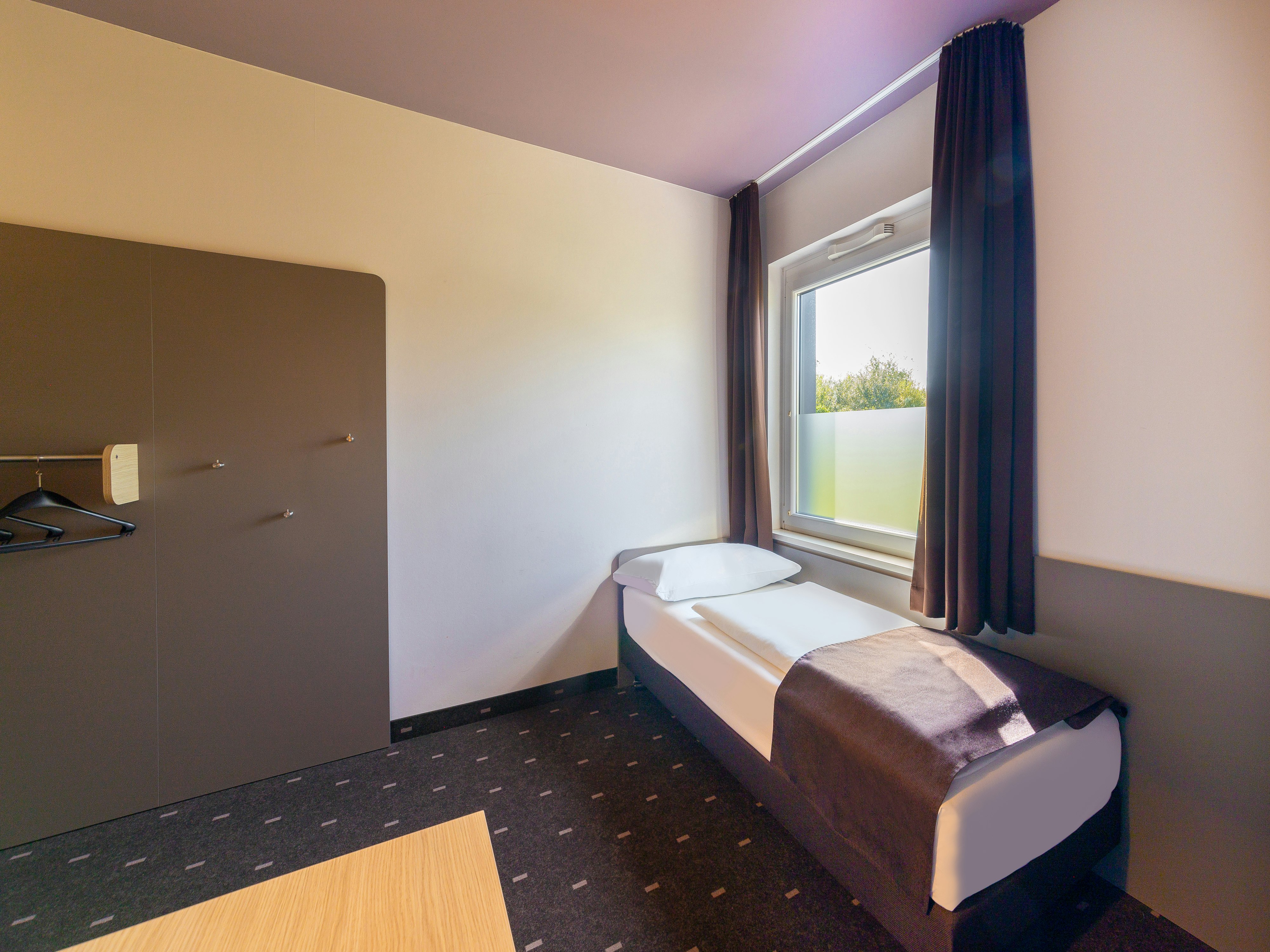 B&B Hotel Dusseldorf-Airport 11/30