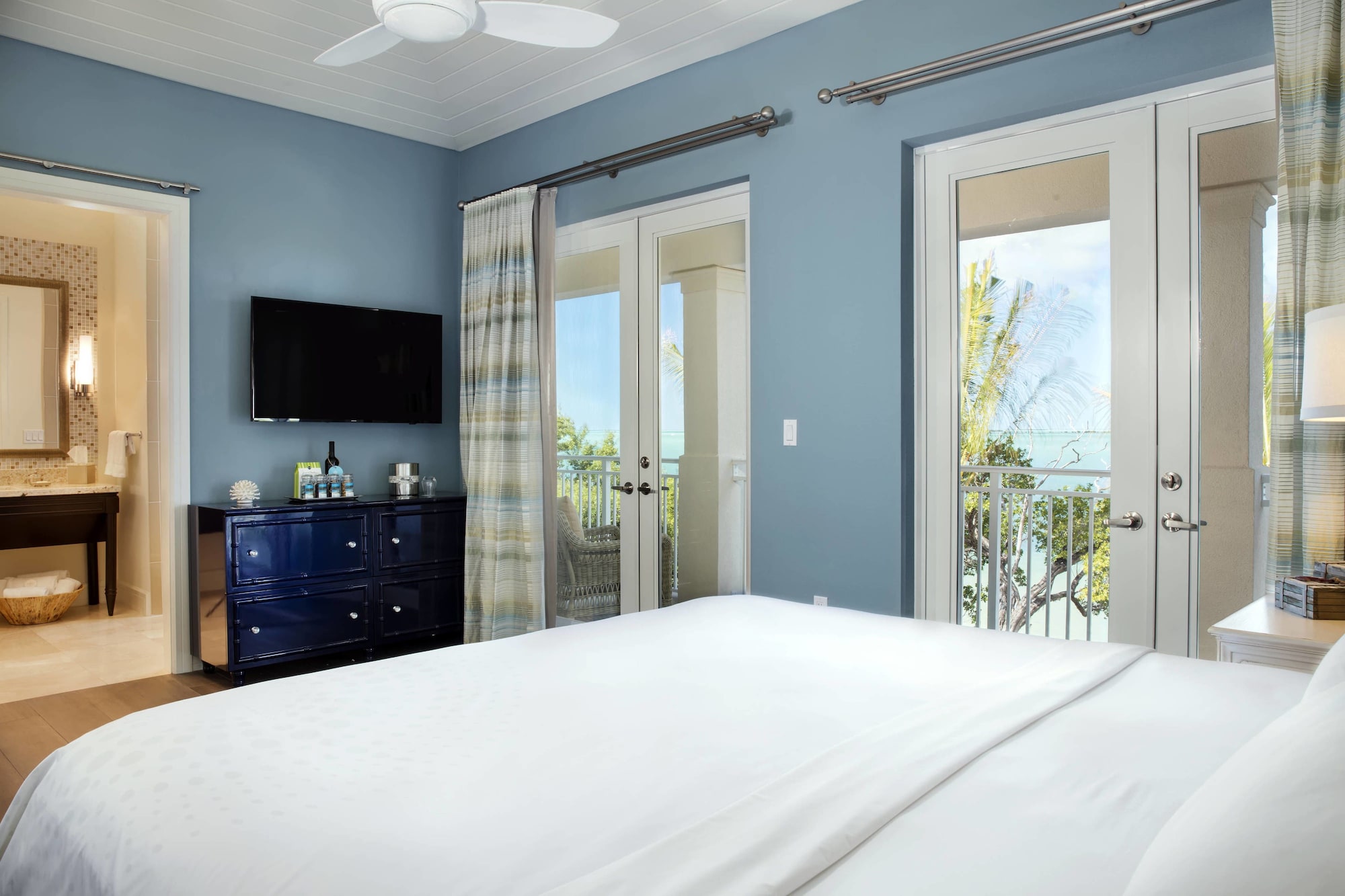 3 Bedrooms, Beach House, 2 King Beds, 2 Queen Beds, Bay View, Balcony or Patio, Private Pool, Pool Access