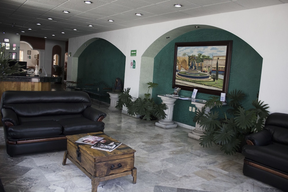 Estanza Hotel and Suites 41/58
