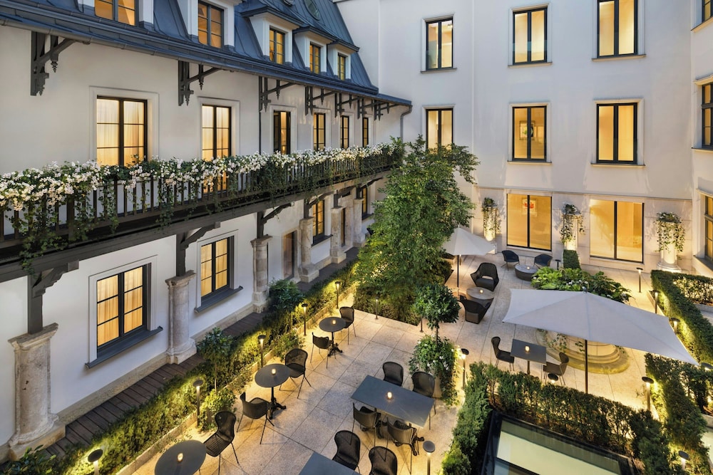 Hotel H15 Luxury Palace 46/50