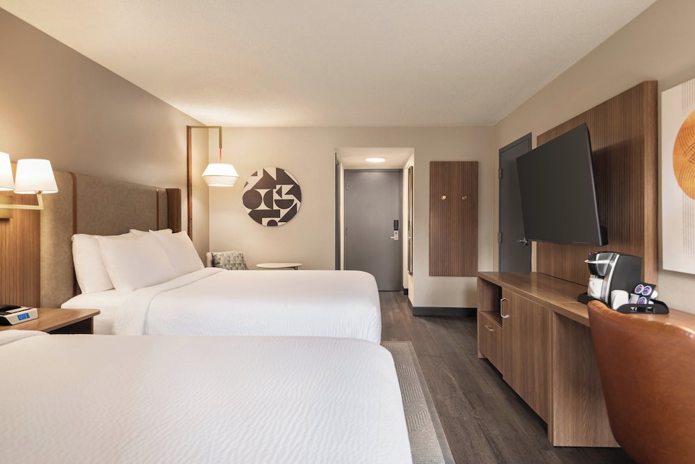 غرفة عائلية بسريرين كوين، HOLIDAY INN HOTEL AND SUITES VANCOUVER DOWNTOWN 2/9