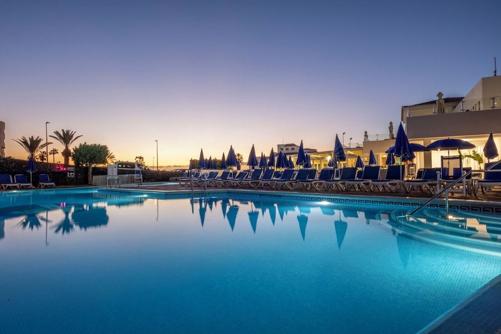 Ona el Marques Resort 74/76