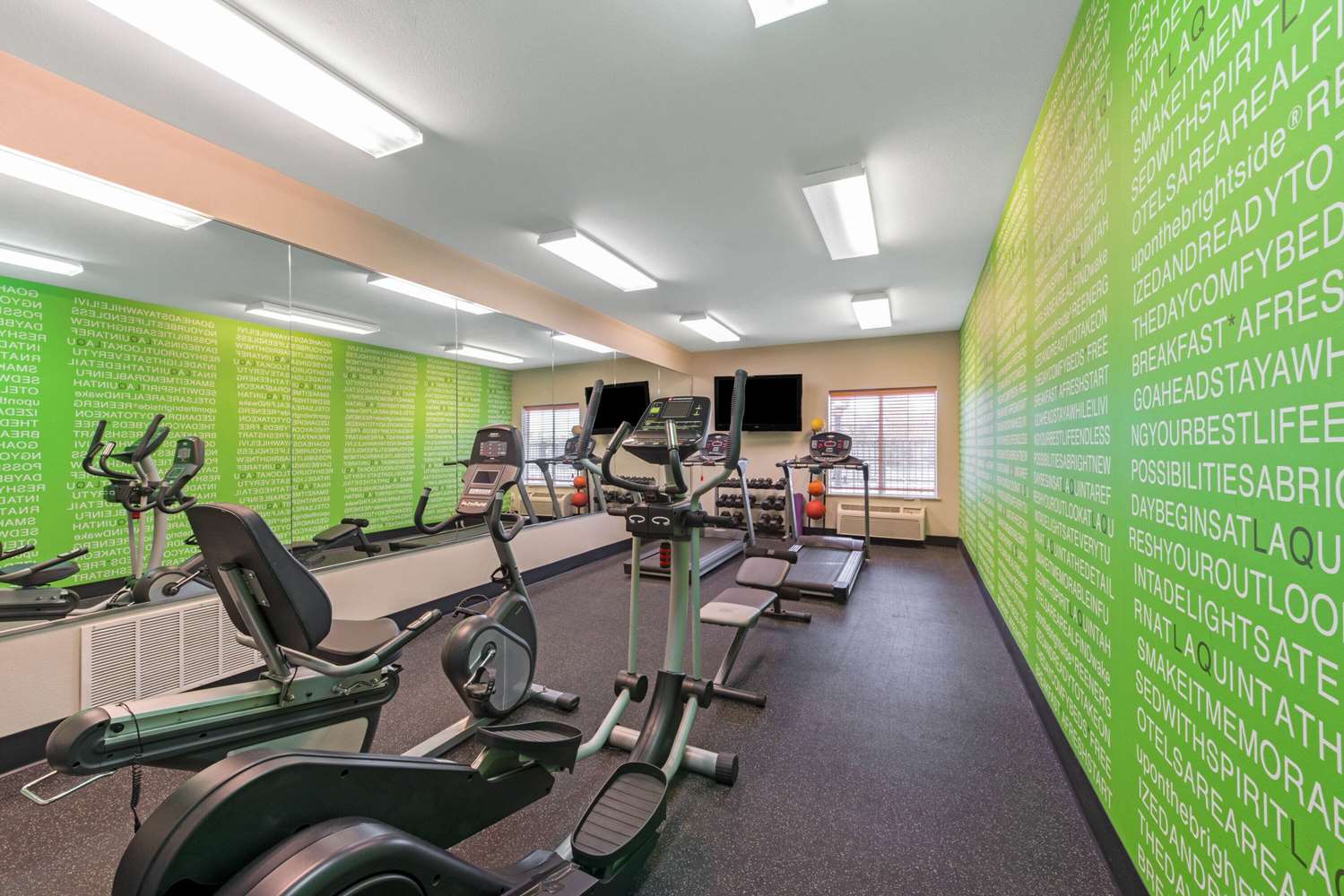 La Quinta Inn & Suites by Wyndham Bridge City 22/44