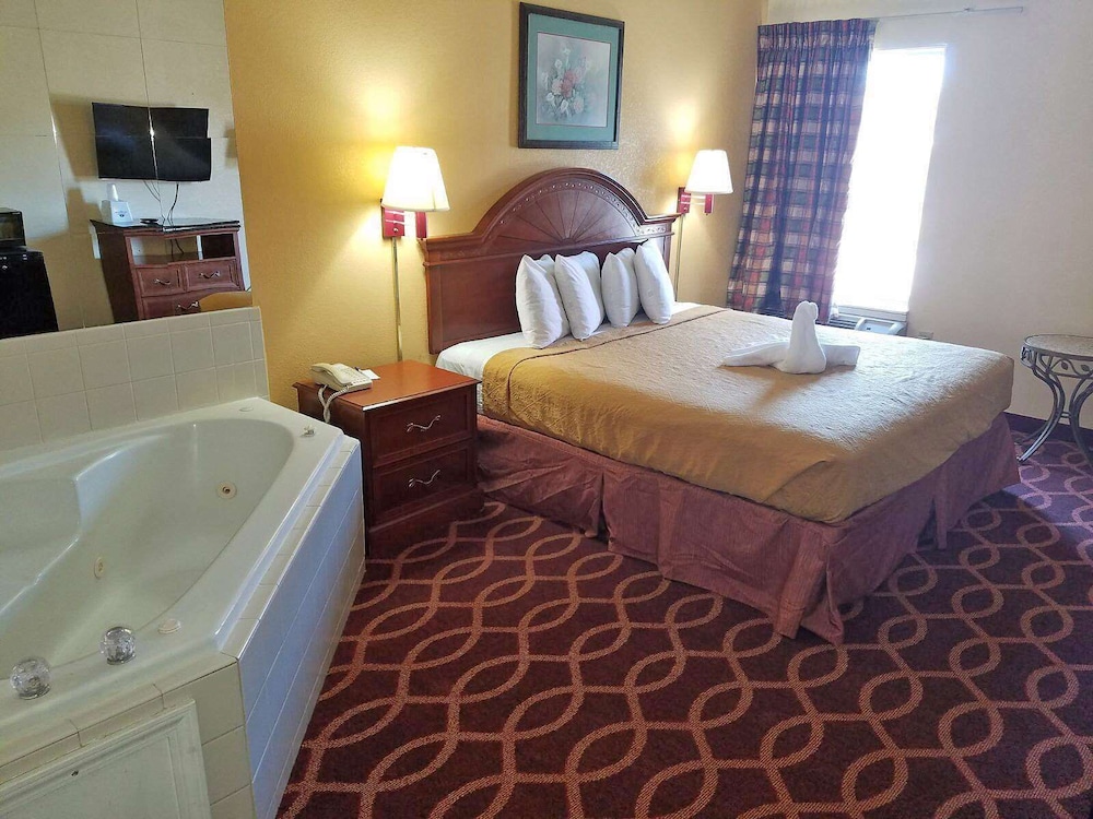 American Inn Evansville 12/22