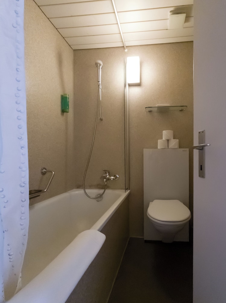 Rossli Hotel 56/64