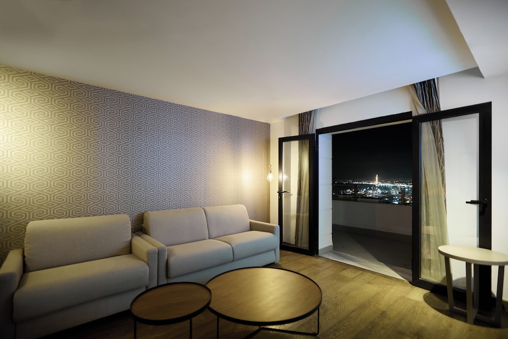 Ralf Hotel 17/28