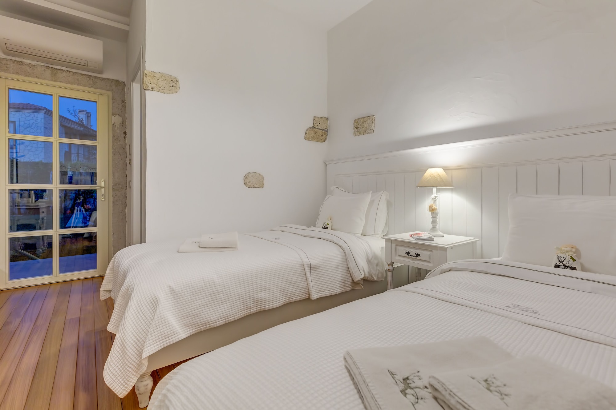 ROOM, TWIN BEDS, GARDEN FLOOR