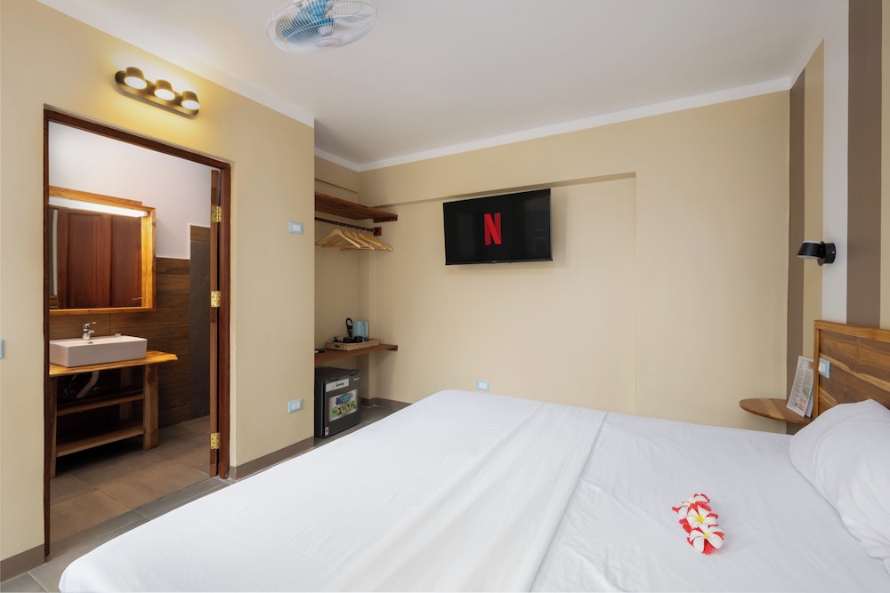 Blackstone Beach Resort 6/40