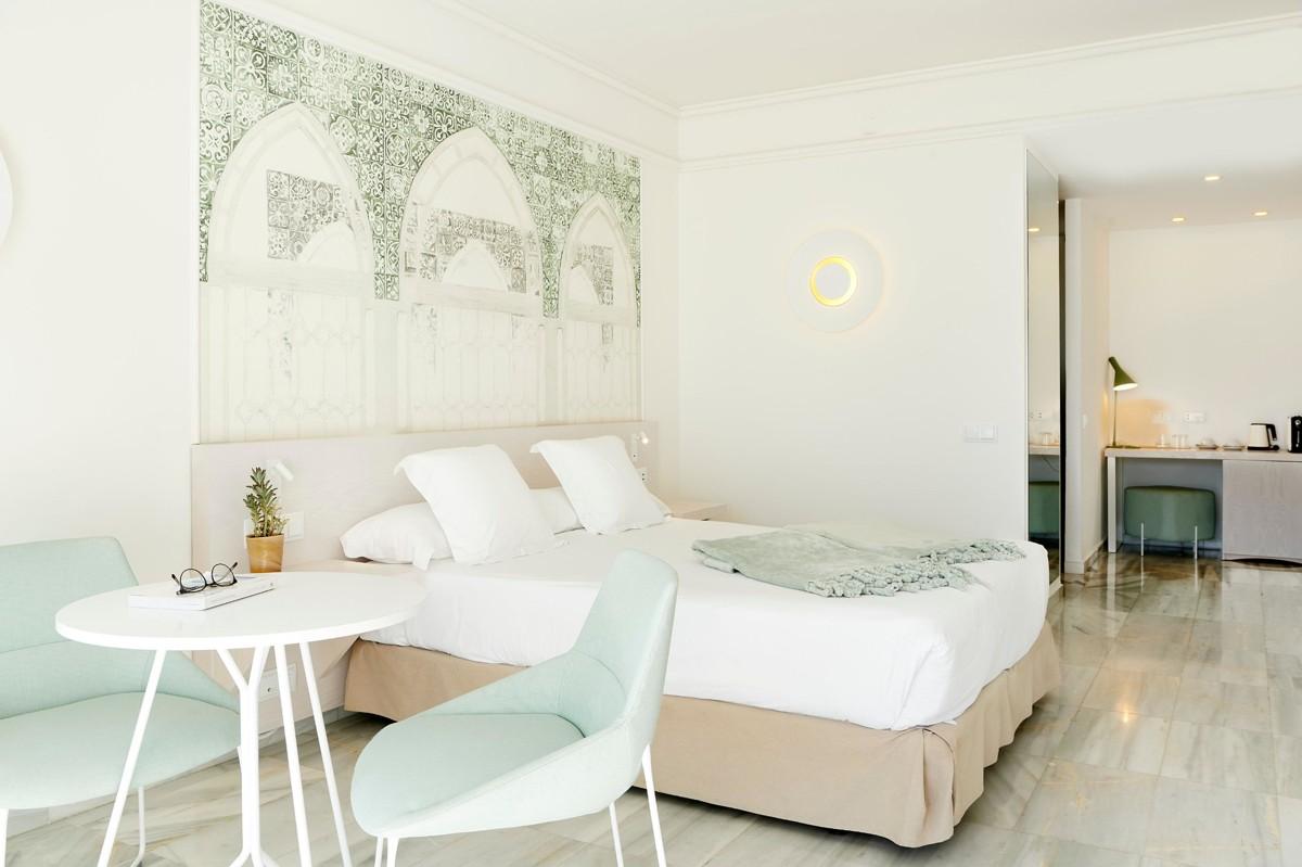 Room, Double Bed, Pool View, Balcony or Terrace