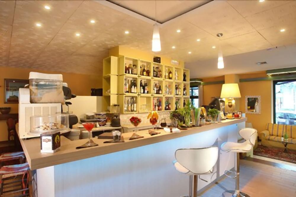 Ambrosiano Hotel 27/31