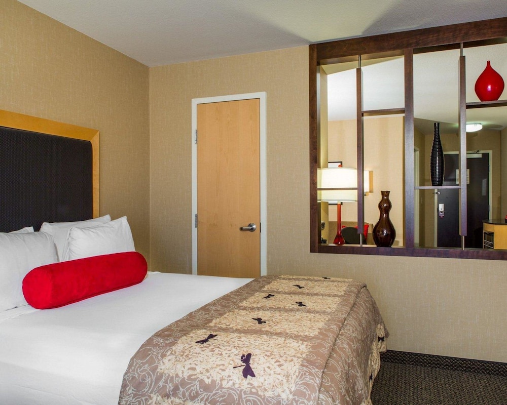Cambria Hotel Madison East 10/41