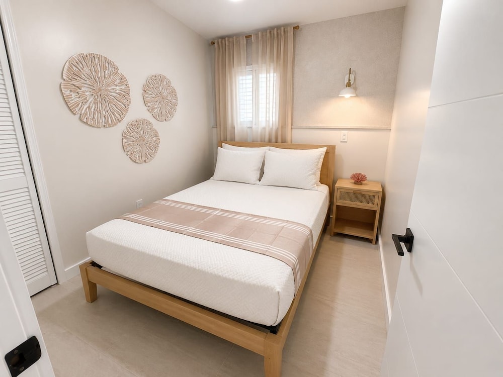 Sea Steps Suites 11/47
