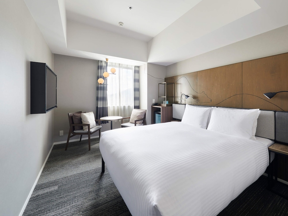 DELUXE, DOUBLE BED