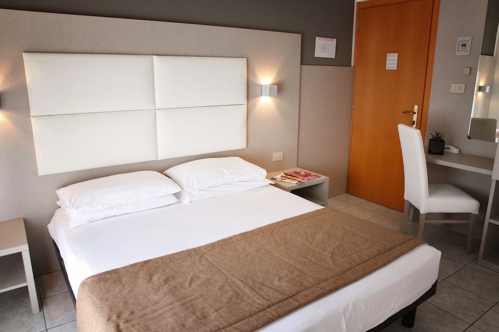 Hotel Columbia &amp; Ninfea 21/50