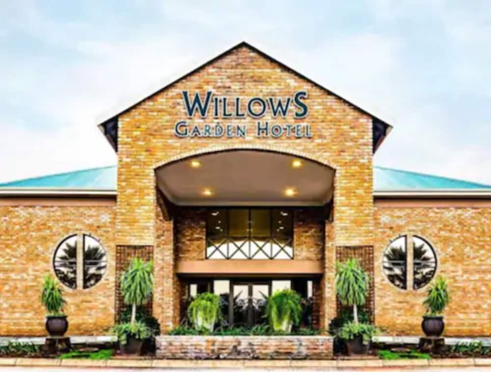 Willows Garden Hotel Potchefstroom 1/22