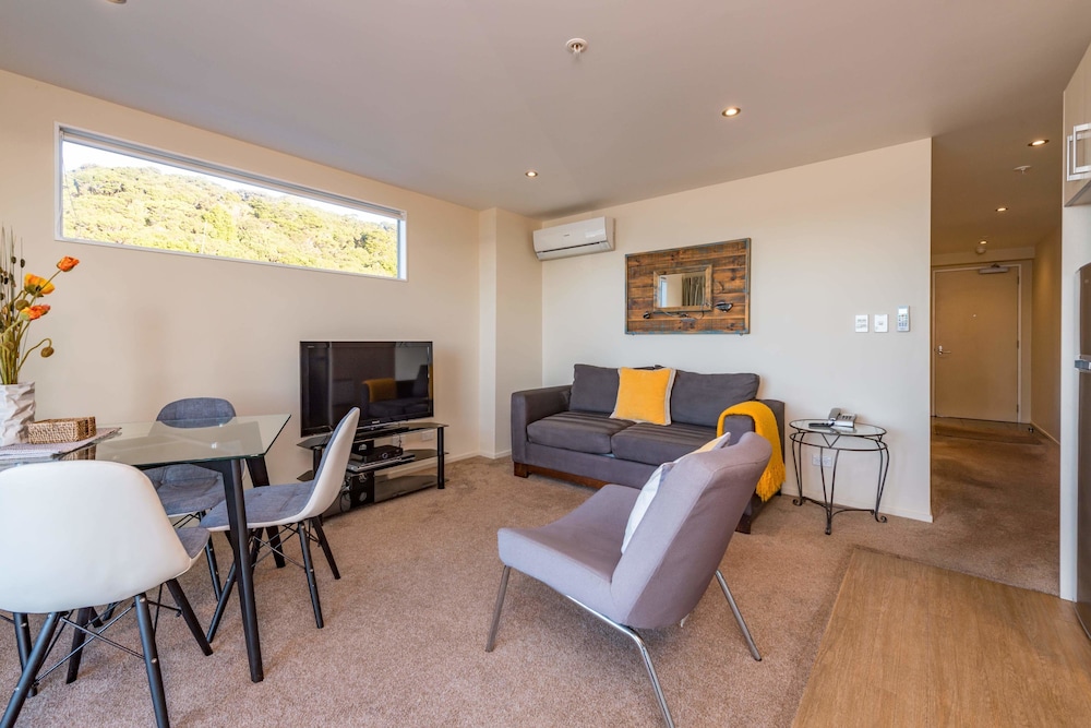 Edgewater Palms Apartments 34/74