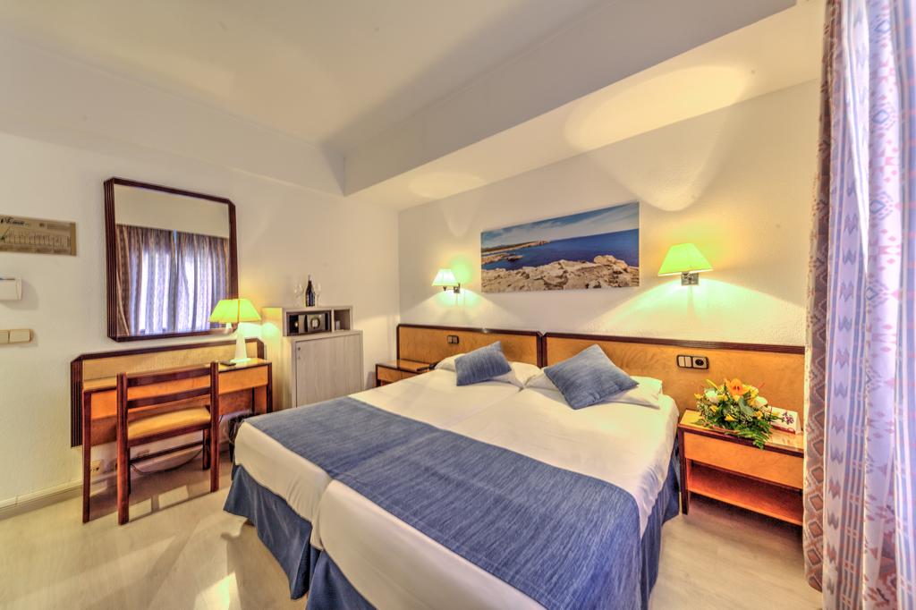 Standard, Double or Twin Bed
