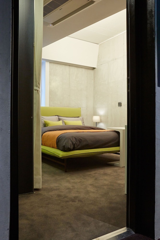 Cocomo Hotel And Gallery 38/54