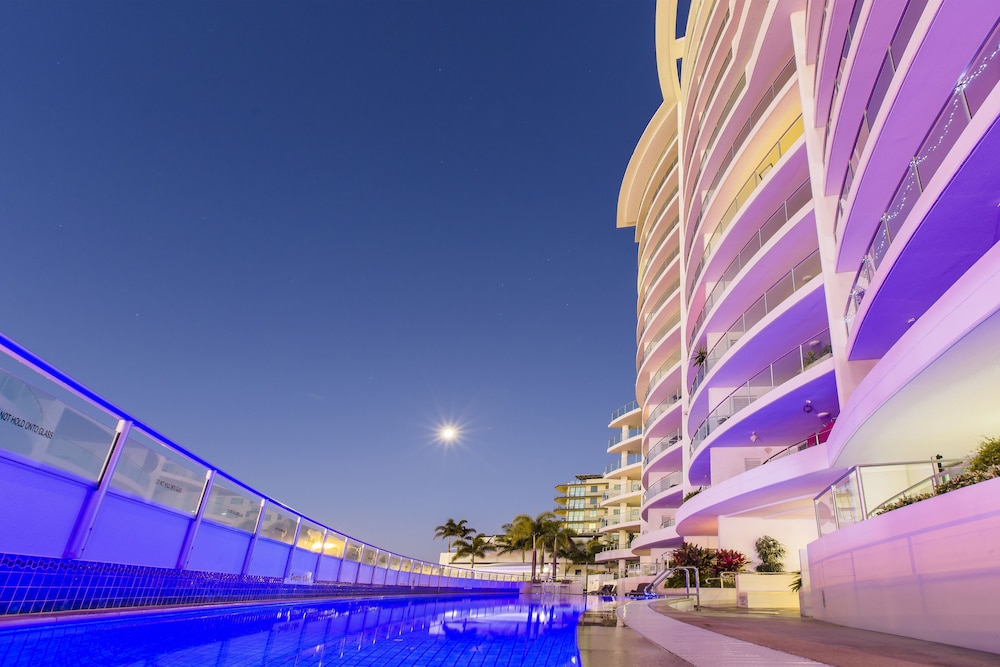 THE SEBEL MAROOCHYDORE 6/72