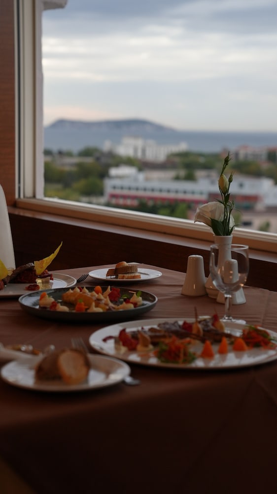 Elite Hotel Dragos 47/56