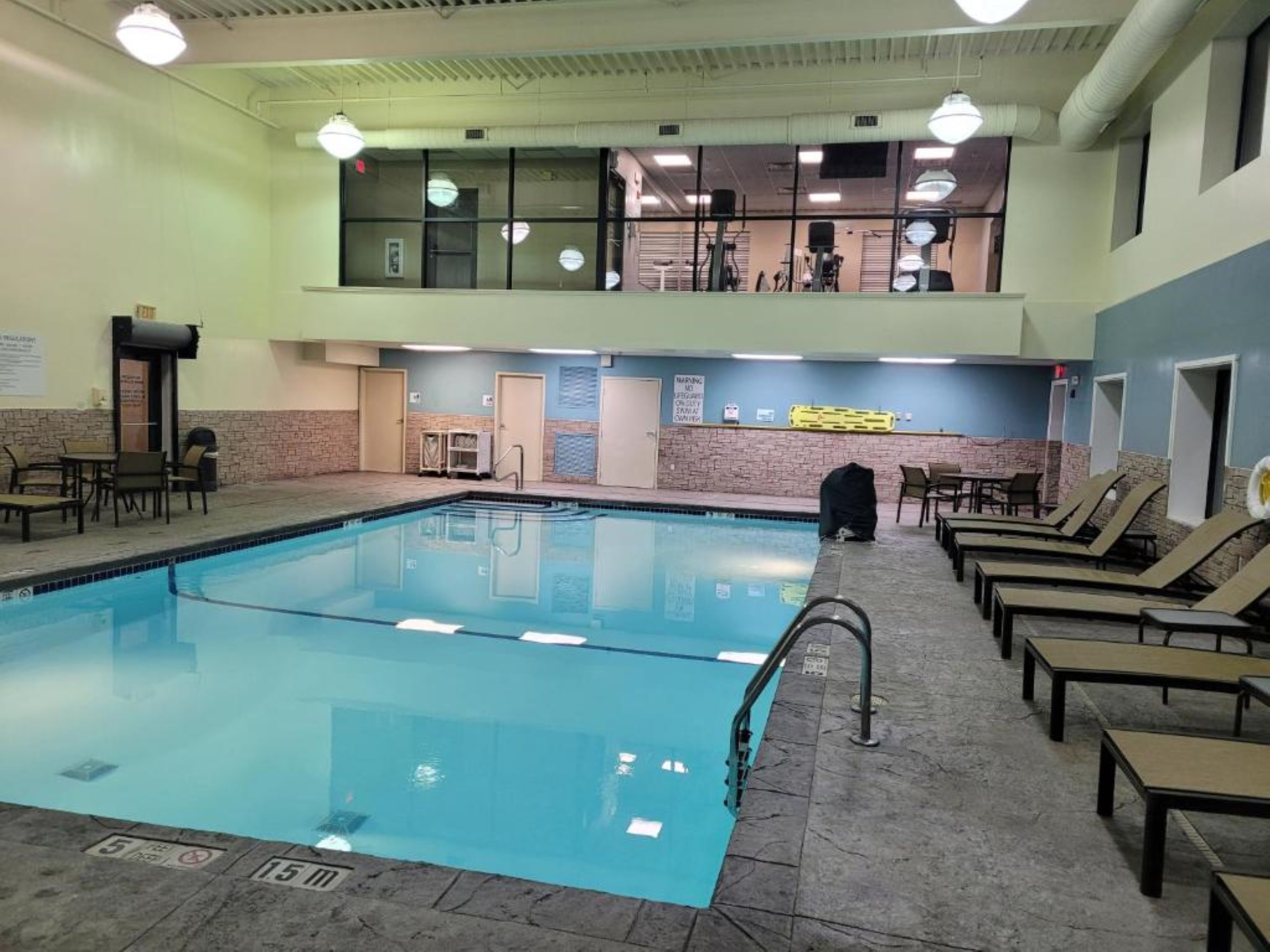 Holiday Inn Express Hotel Suites Buffalo Airport 35/58