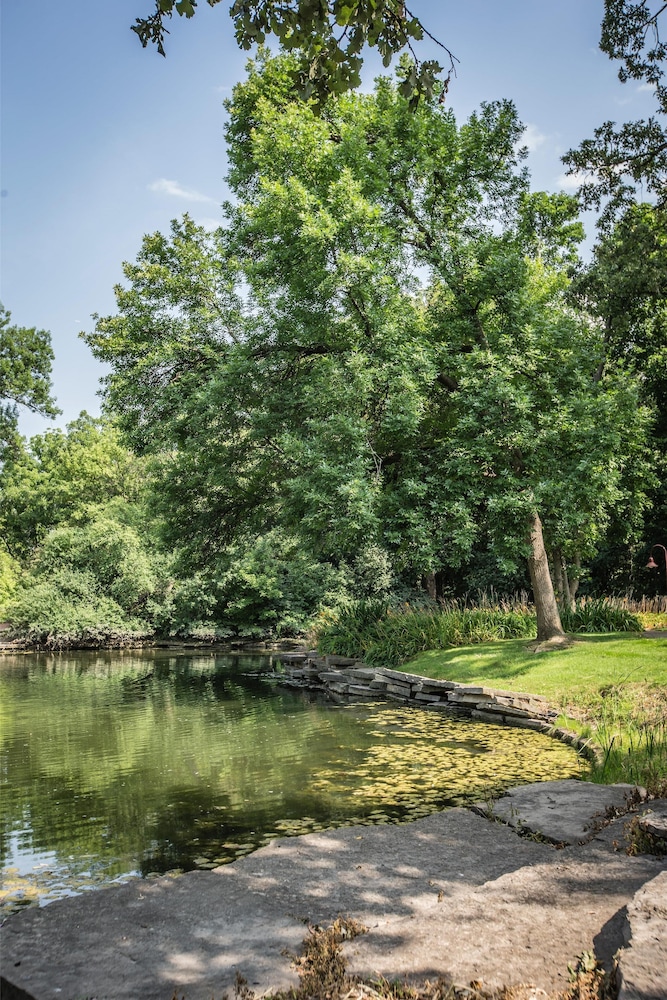 Hyatt Lodge Oak Brook Chicago 68/71