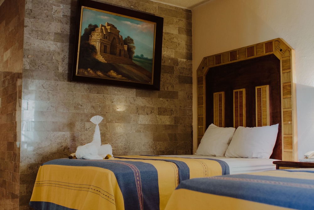 Hotel Ambassador Merida 35/72