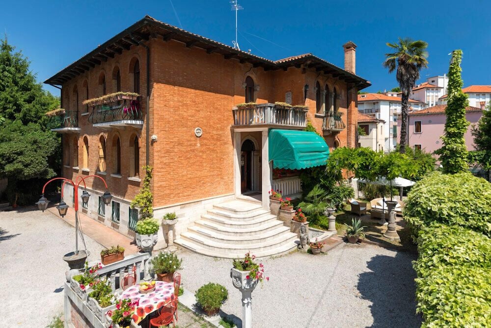 Villa Albertina 1/24