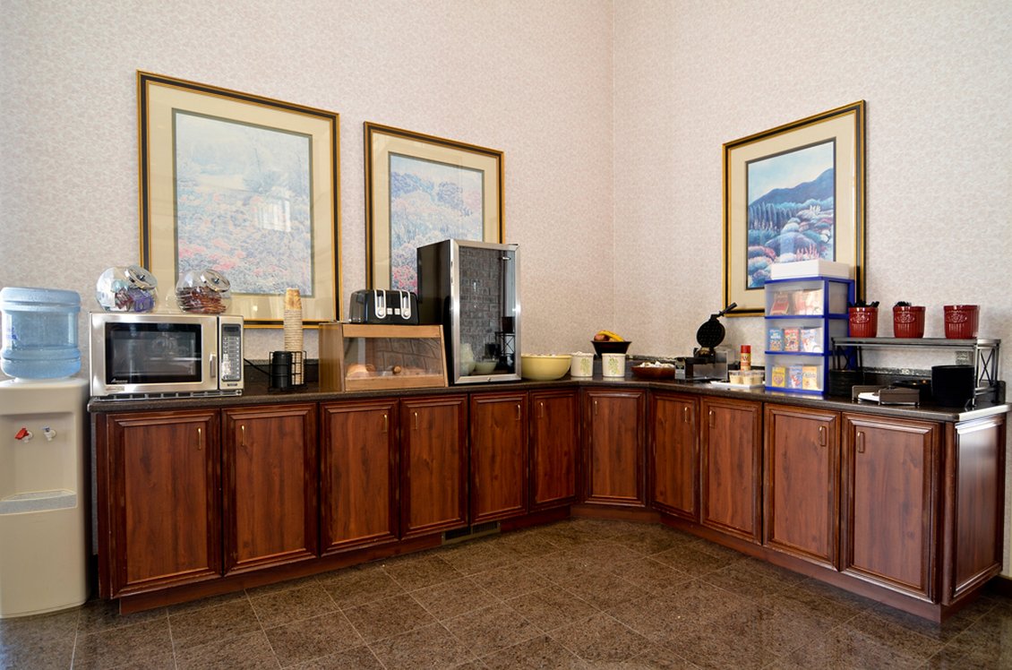 Best Western Plus Gold Country Inn 8/49