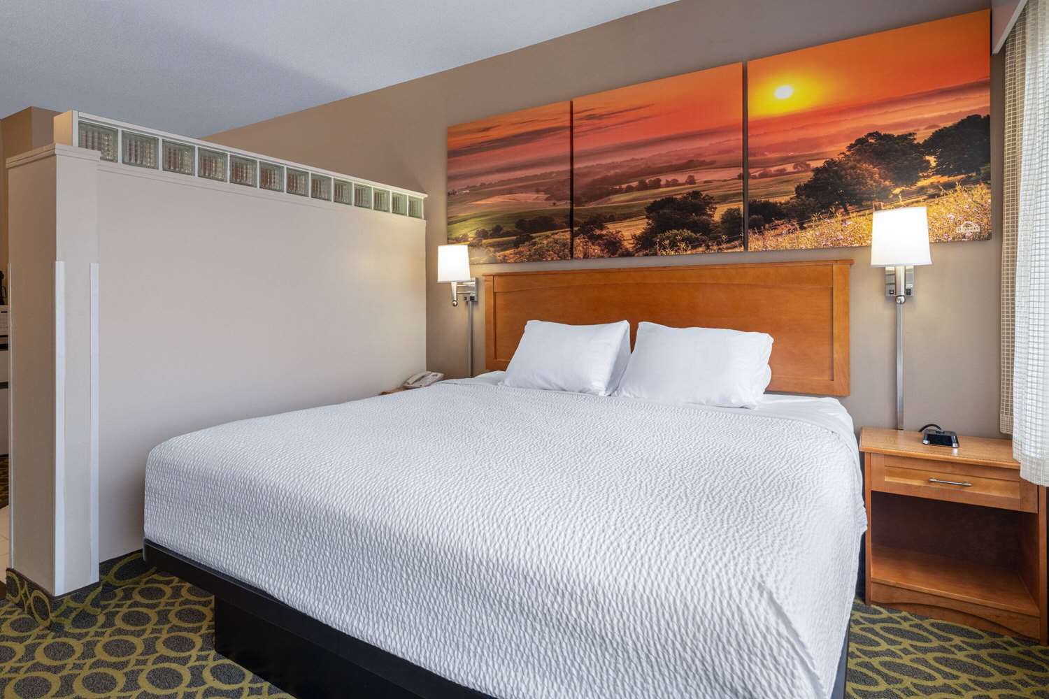Days Inn & Suites by Wyndham Madison 17/41