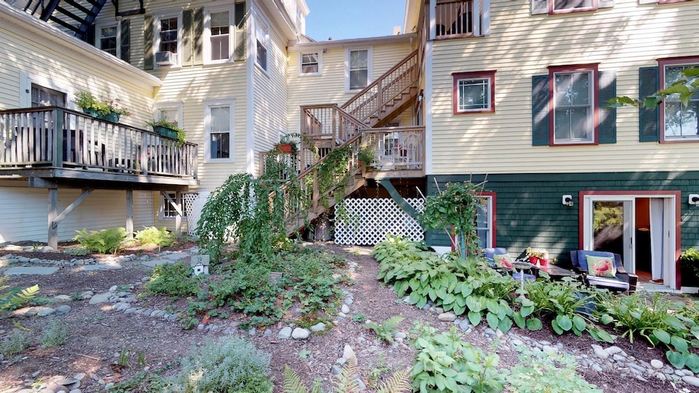 Holbrook House Bed and Breakfast- Bar Harbor ME 35/50