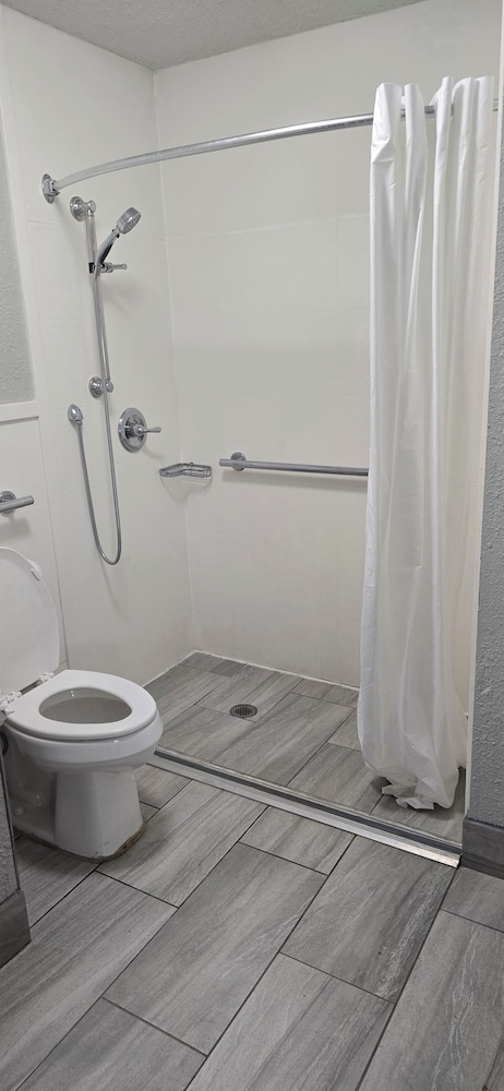Quality Inn & Suites Cartersville South 29/29