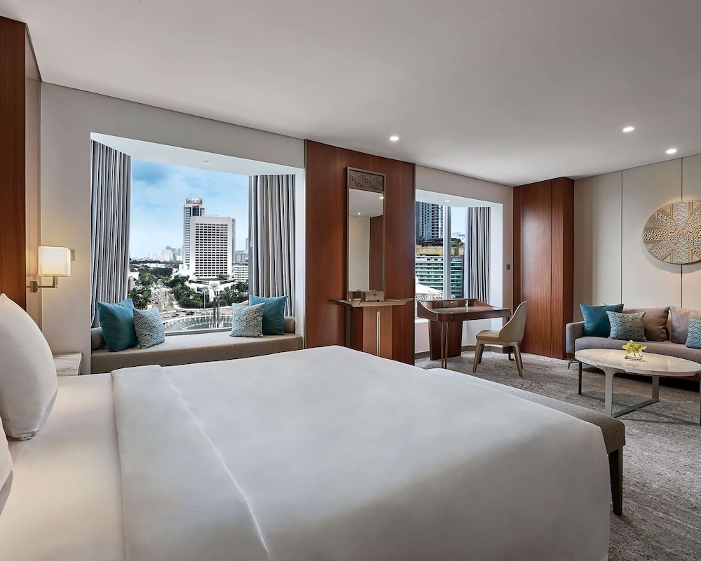ROOM, KING BED, CITY VIEW