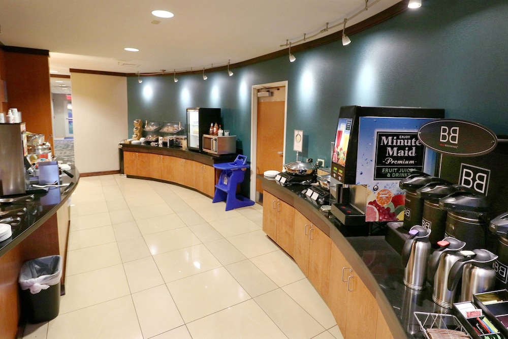 Fairfield by Marriott Inn & Suites Des Moines Airport 21/40
