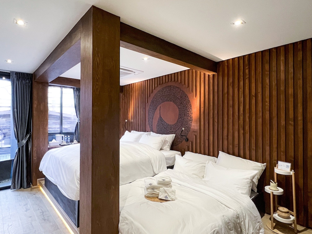 The Nhorm Hotel Ratchada 15/45