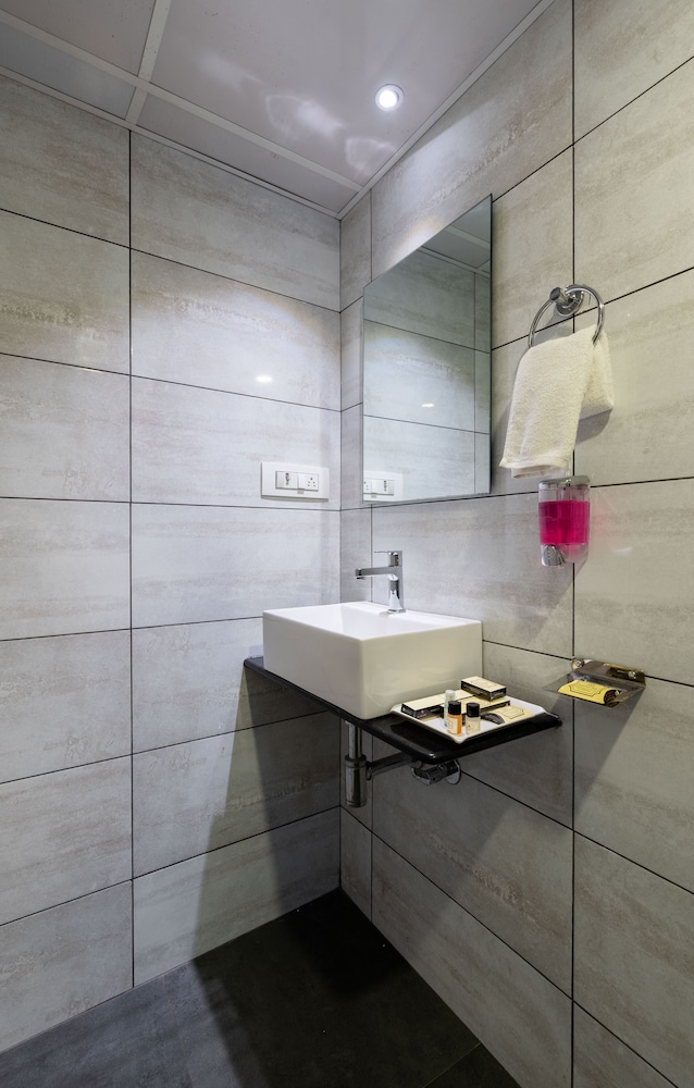 HOTEL AVON RUBY 50/54