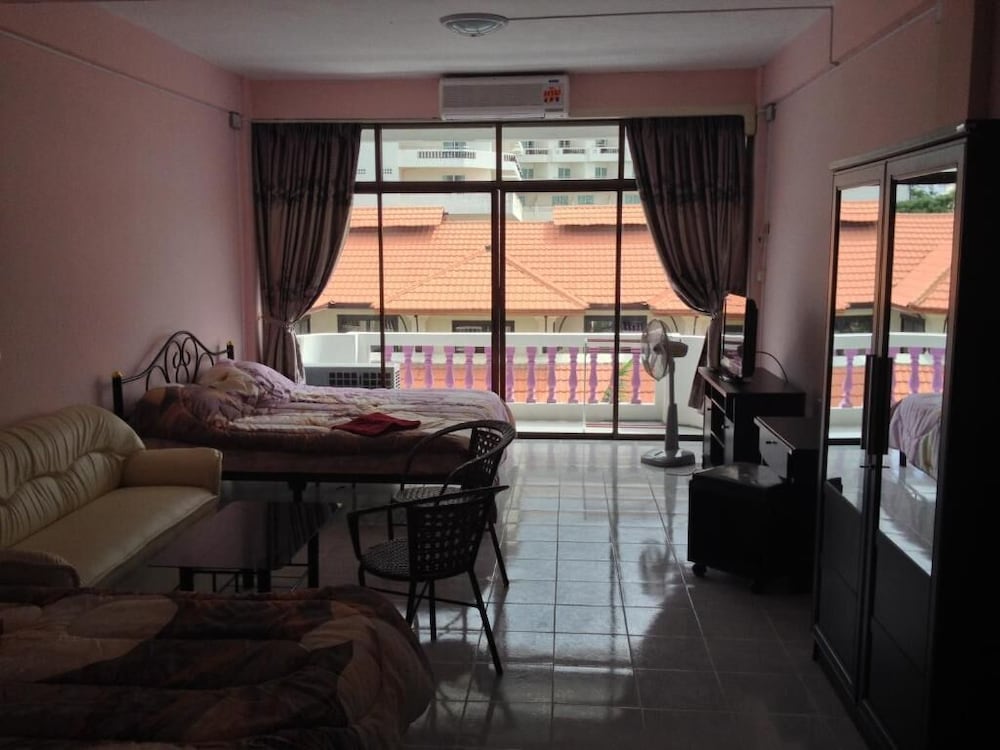 Artem's Guesthouse 21/39