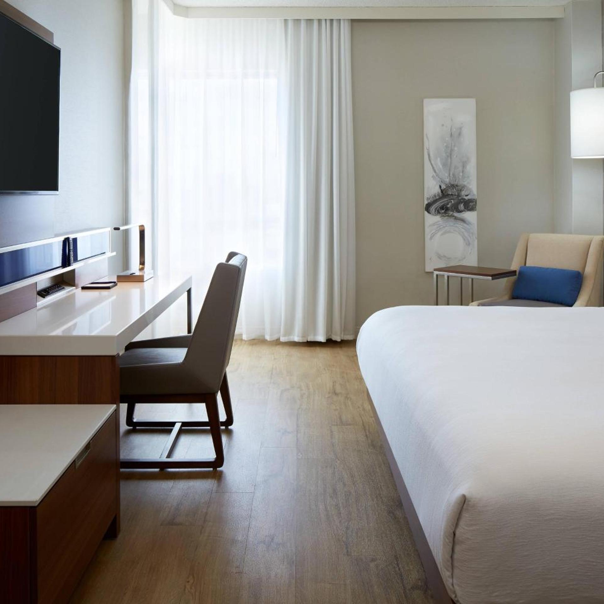 غرفة بسرير كينج، DELTA HOTELS BY MARRIOTT TROIS RIVIERES CONFERENCE CENTRE 9/15